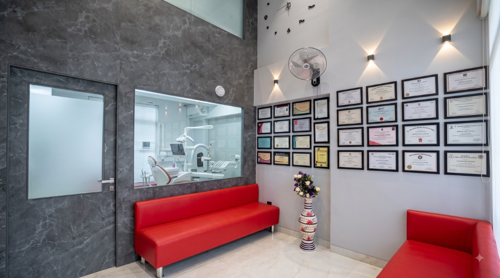 Patient Waiting Lounge & Reception